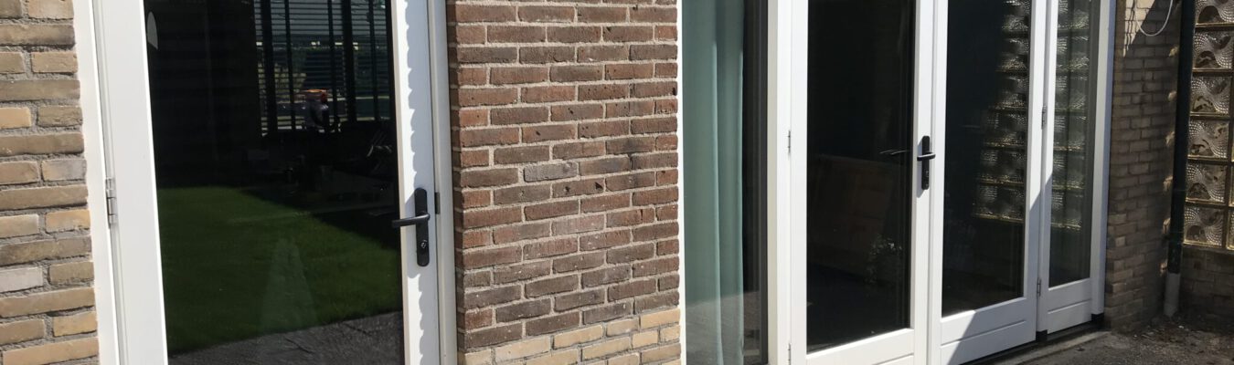 houten terrasdeur en houten openslaande tuindeuren